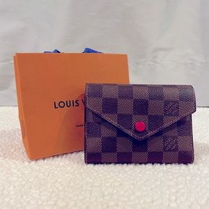 Louis Vuitton Victorine Wallet in Damier Ebene